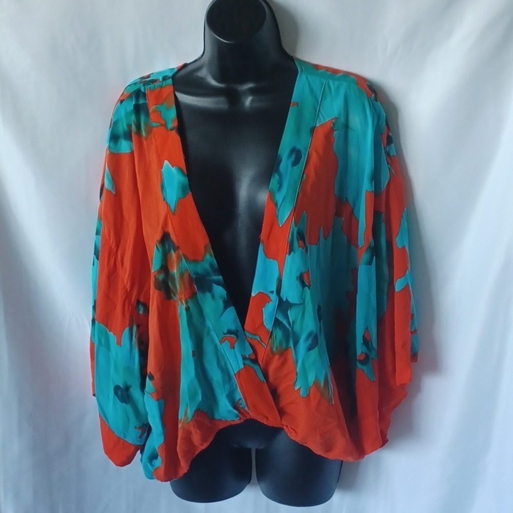 On The Road Red Blue Blouse Medium, cross front, elastic waist